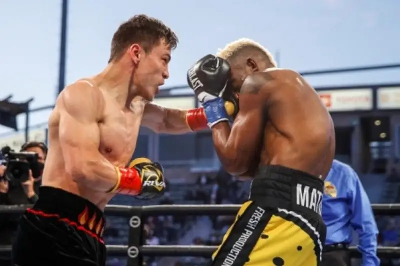 Батыр Джукембаев вылетел из рейтинга WBA после первого поражения в карьере