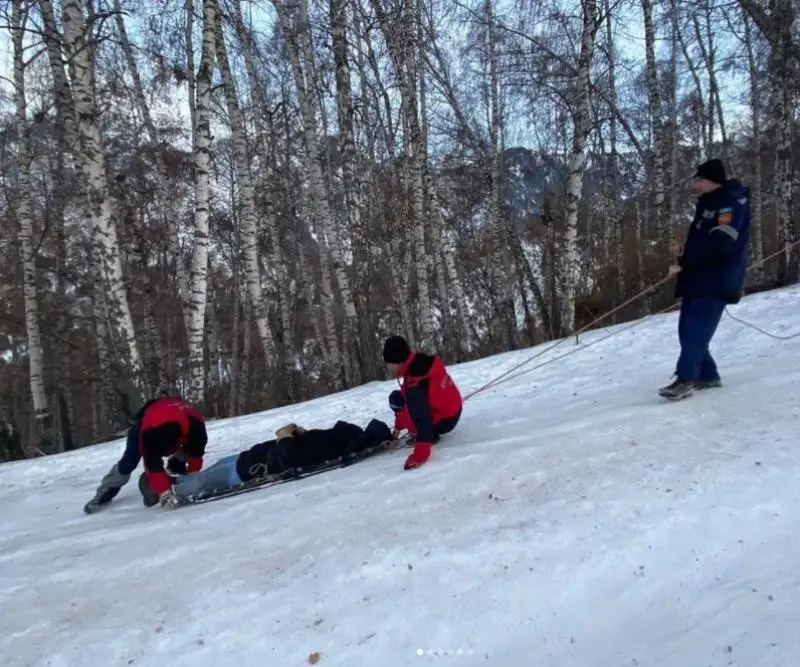 Получившую травму ноги девушку спасли в урочище Кокжайляу