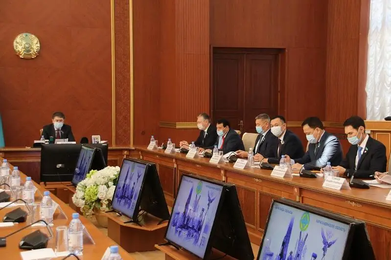 Создание и развитие оптово-распределительных центров обсудили мажилисмены в Карагандинской области