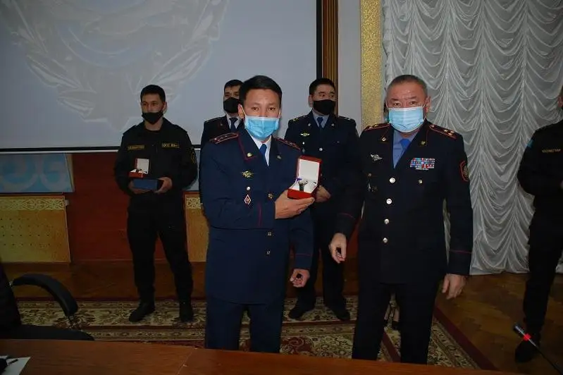 Особо отличившихся полицейских наградили в Костанае