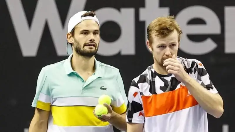 Tennısshi Andreı Golýbev ATP 250 týrnıriniń juptyq synynda fınalǵa shyqty