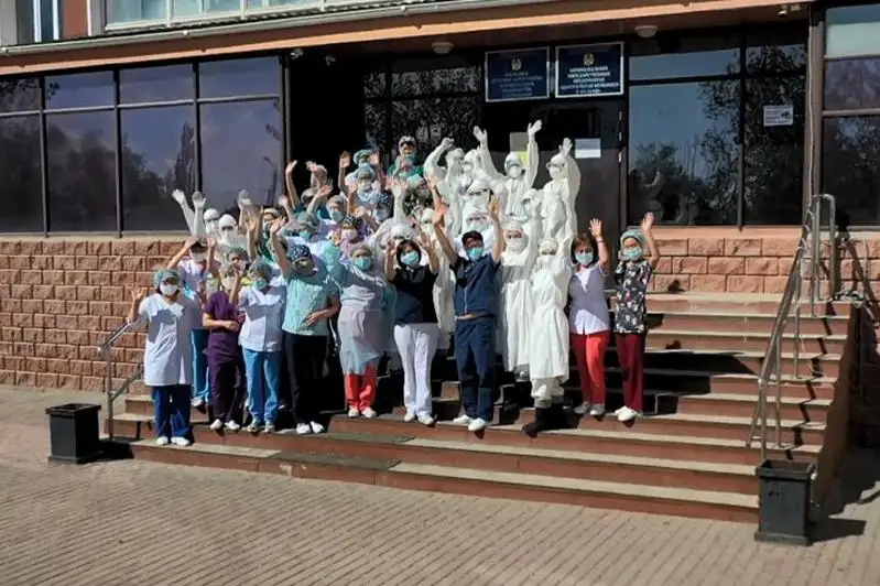 Лучших медработников наградили в Карагандинской области