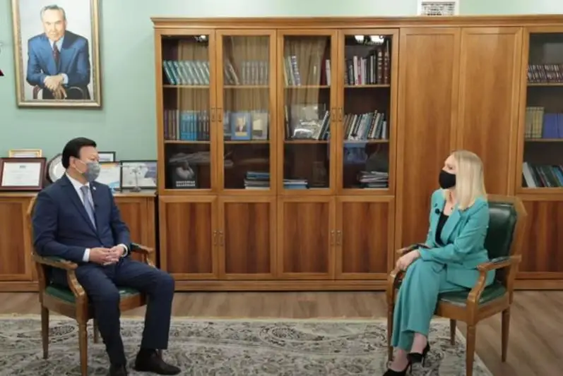 Случаи смерти после вакцинации прокомментировал глава Минздрава РК