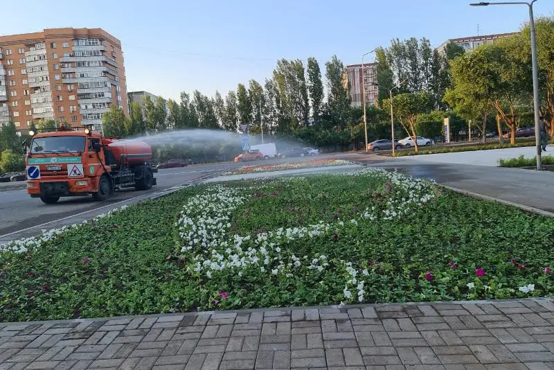 Как в аномальную жару спасают зеленые насаждения в Нур-Султане