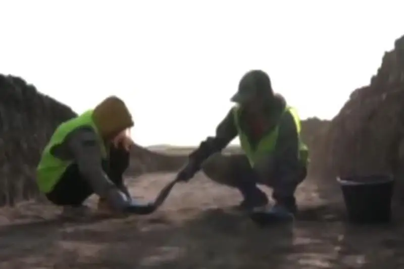 Древний бронзовый топор обнаружили в Акмолинской области