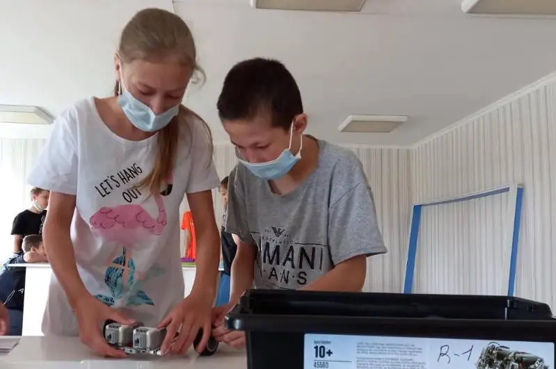 В детском доме Караганды организовали школу робототехники и программирования