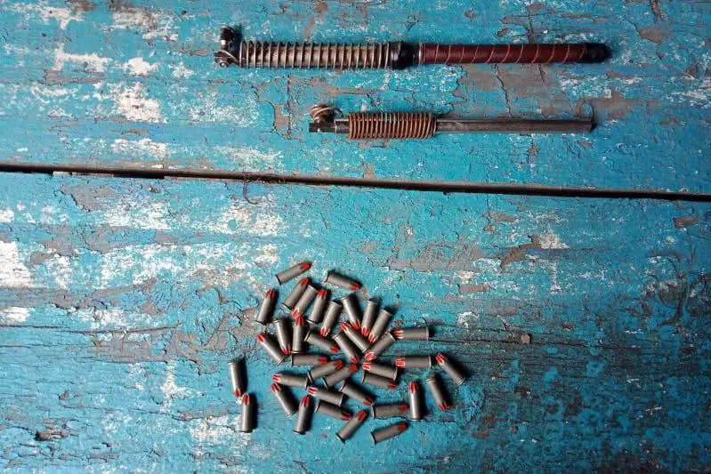 Огнестрельные устройства в своём гараже сделал житель Павлодарской области