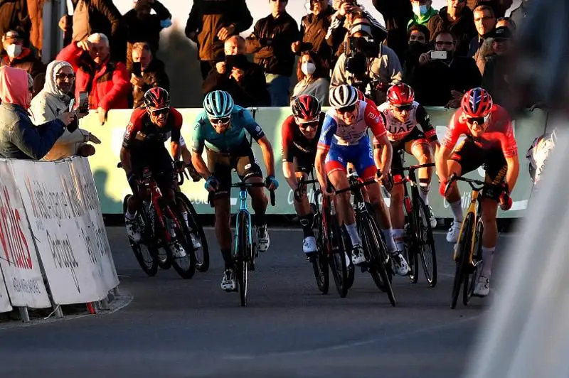 Гонщик «Астаны» занял место на пьедестале второго этапа «Вольты Алгарви»