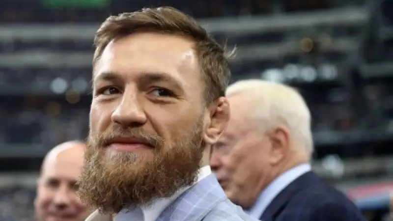 Конор Макгрегор проведет бой на инвалидной коляске