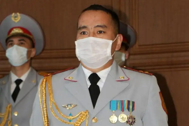 Быть полицейским для меня гордость - спасший ребенка из горящей квартиры офицер