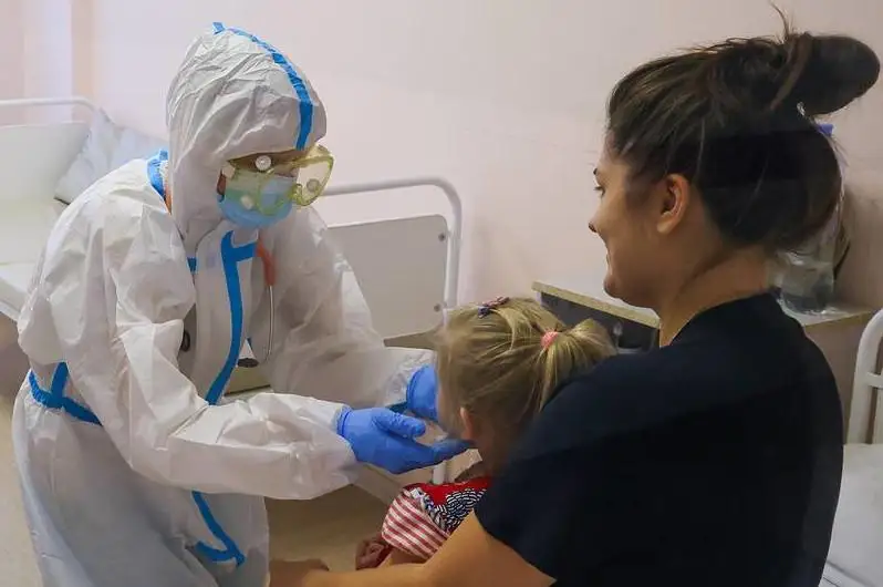 «Омикрон» особенно опасен для детей от двух до пяти лет - эксперт