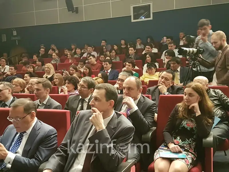 Бекмамбетов &laquo;Алғашқылар дәуірі&raquo; фильмін түсіру тарихымен бөлісті