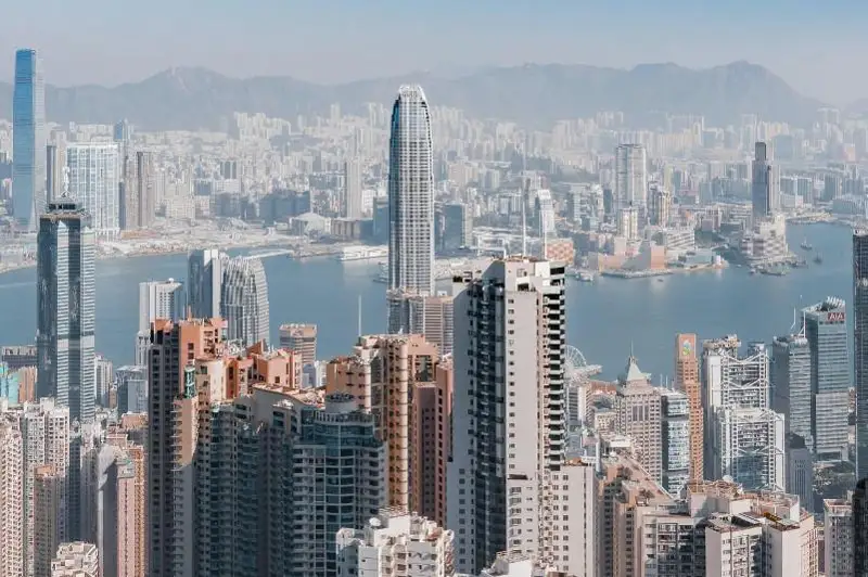 Города Азии доминируют в топ-10 самых дорогих городов для иностранных специалистов