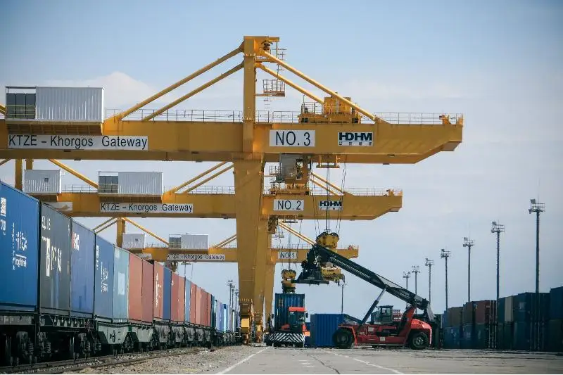 Грузопоток сухого порта на казахстанско-китайской границе увеличивается