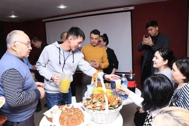 Кинозал на грант акима района открыл начинающий предприниматель в Карагандинской области