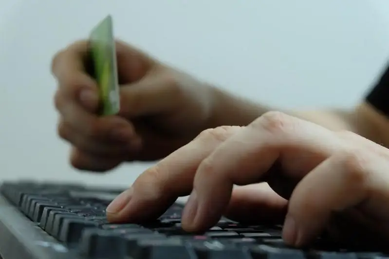 Оформлявший кредиты на казахстанцев серийный аферист задержан в Караганде