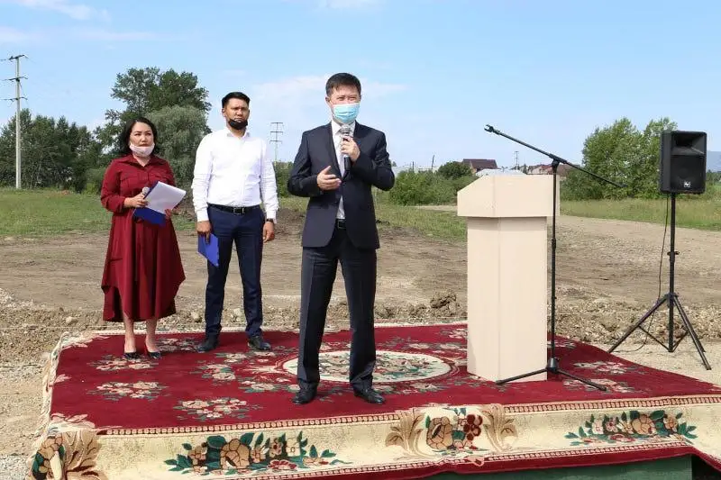 Rıdderde órtten zardap shekkenderge jańa turǵyn úılerdiń kilti tabystaldy