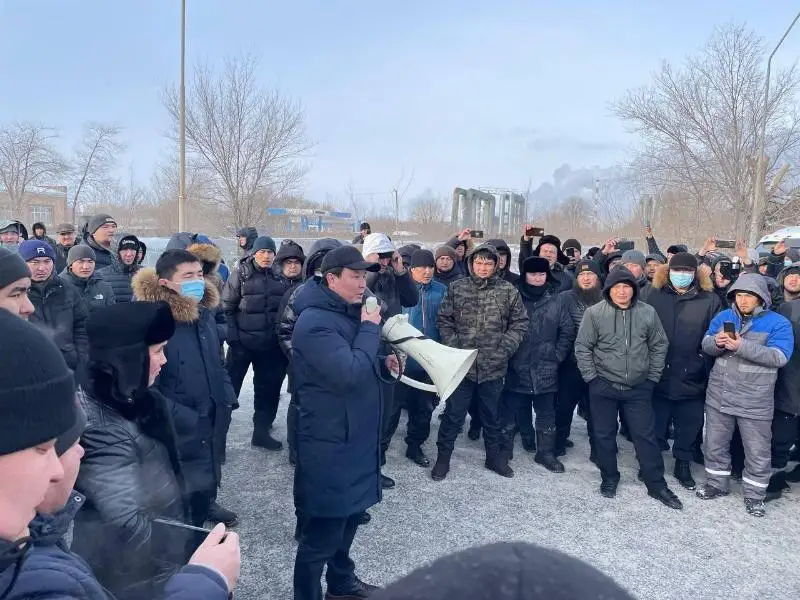 Aqtóbede mıtıng kezinde ustalǵandar bosatylyp, gaz baǵasy 50 teńge boldy