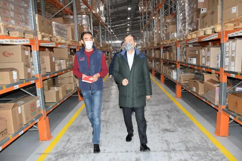 Аким Алматы проверил запасы лекарств в Стабфонде