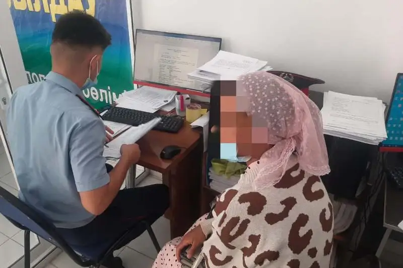 Полмиллиона тенге выманила аферистка у сельчанки в Туркестанской области