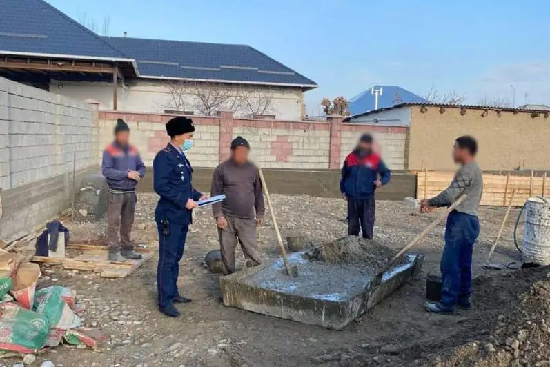 16 нелегалов выявили в Туркестане