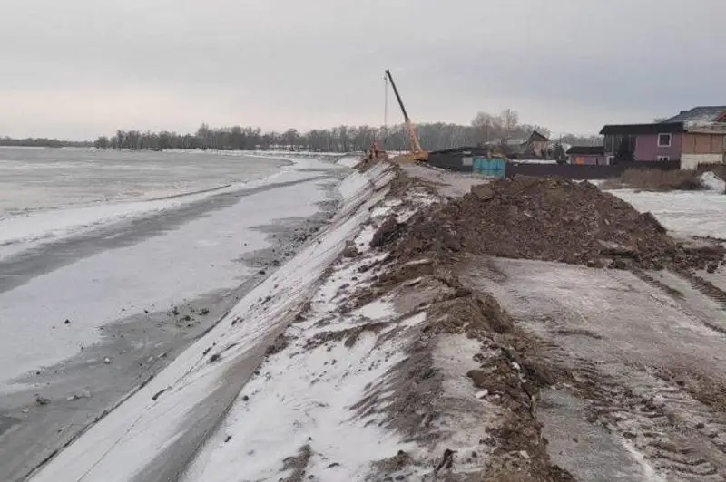 Берегоукрепительные работы ведутся в городе Семее