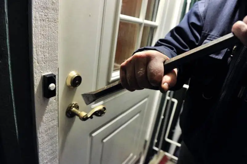 В Костанае задержаны лица, совершившие 4 квартирные кражи