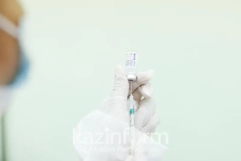 Сколько человек вакцинировались от коронавируса и гриппа в Алматинской области