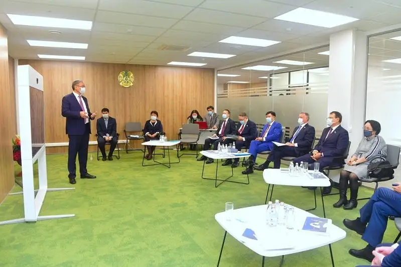 Сенаторы провели встречу с руководством Верховного Суда и посетили новое здание райсудов столицы