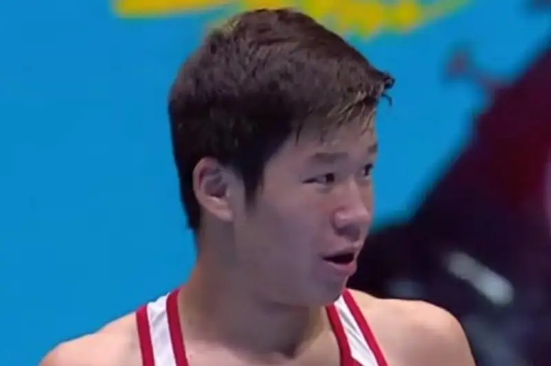 Боксер Адайбек Ниязбай стал вторым финалистом МЧА-2021