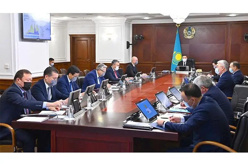 Активизировать работу по разработке новых профессиональных стандартов поручил Аскар Мамин