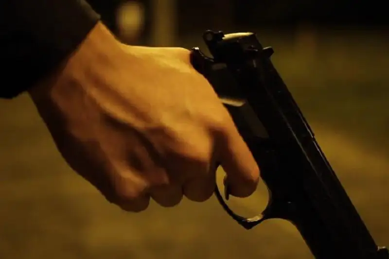 Мужчину с пистолетом задержали в центре Алматы