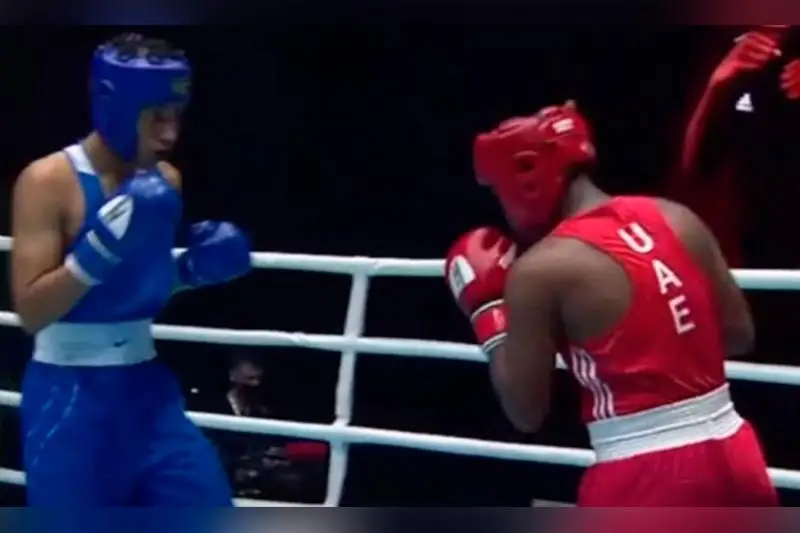 Казахстанский боксер оформил нокаут и вышел в финал МЧА-2021