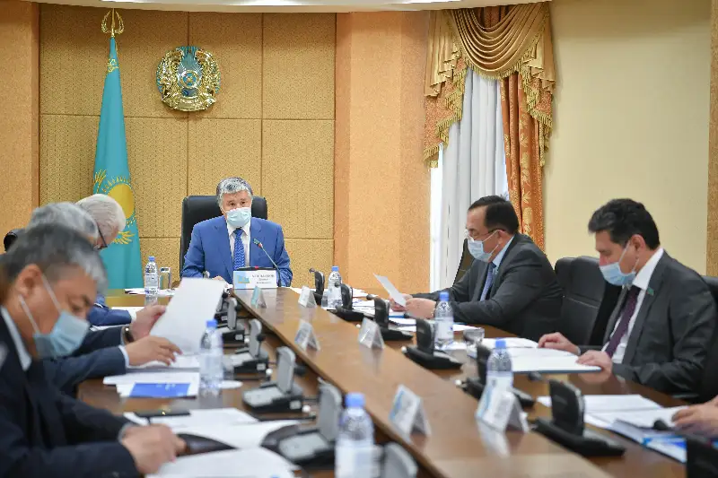 Сенатор: Необходимо ориентировать систему госуправления на инновационное развитие