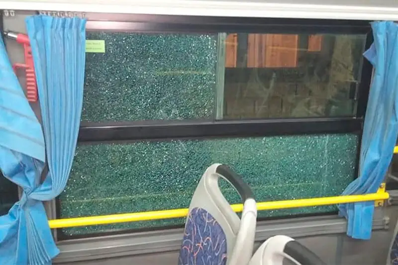 Родителей подростков, закидавших камнями автобусы, наказали в Алматы