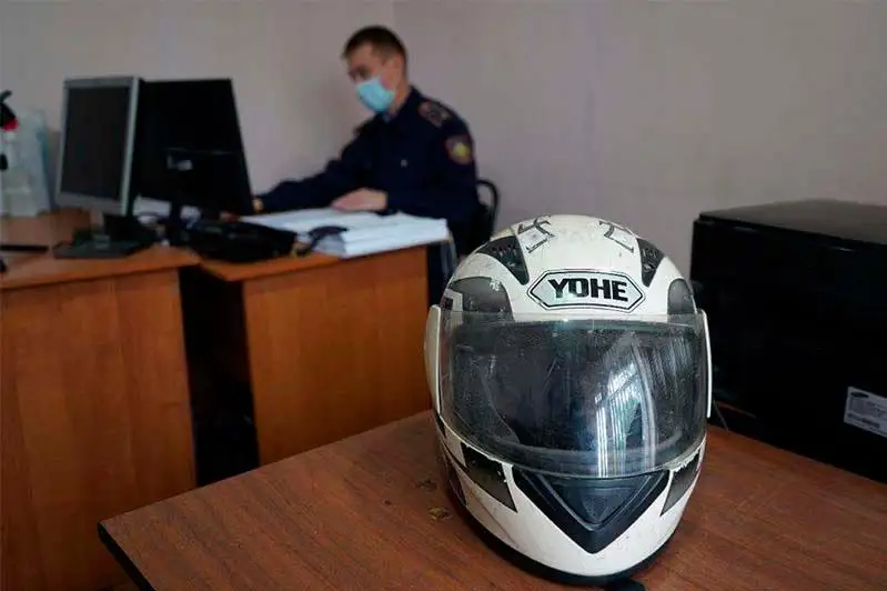 Грабители на мопеде попали на видео в Петропавловске