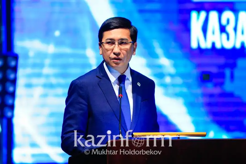 Высокий спрос на обучение в казахстанском филиале МГУ отметил Асхат Аймагамбетов