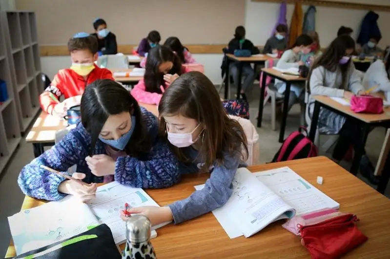 В Израиле вступили в силу новые ограничения по коронавирусу