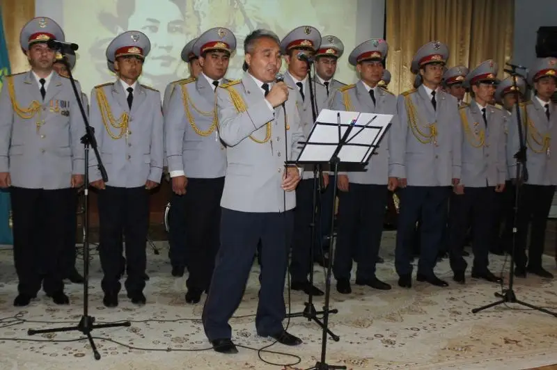 На пяти языках поет хор полицейских Жамбылской области