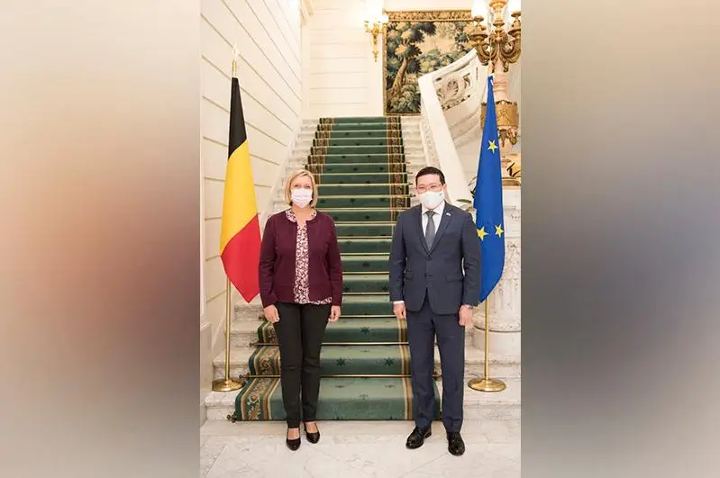 Посол Казахстана провел встречу со спикером Парламента Бельгии