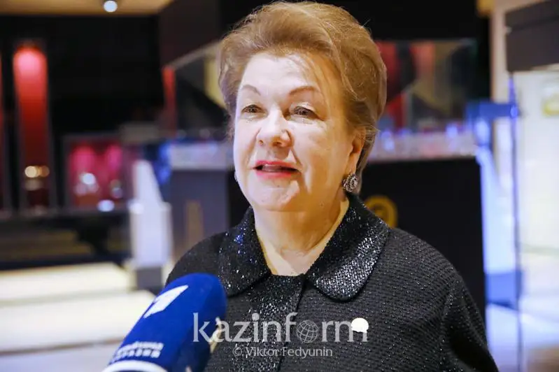 Elordany kóshirý, Elbasy jáne Rım Papasymen kezdesý: Nadejda Petýhovanyń esteligi