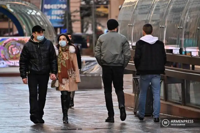 В Армении с первого ноября вводится обязательный масочный режим на открытом воздухе