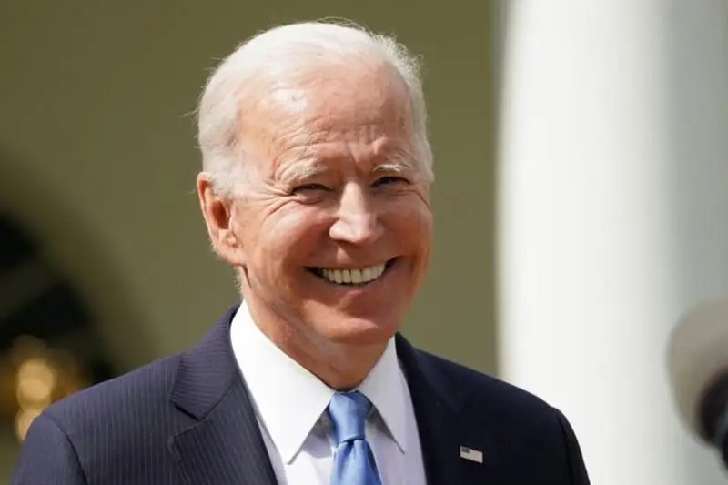 Привитые американцы снимут маски