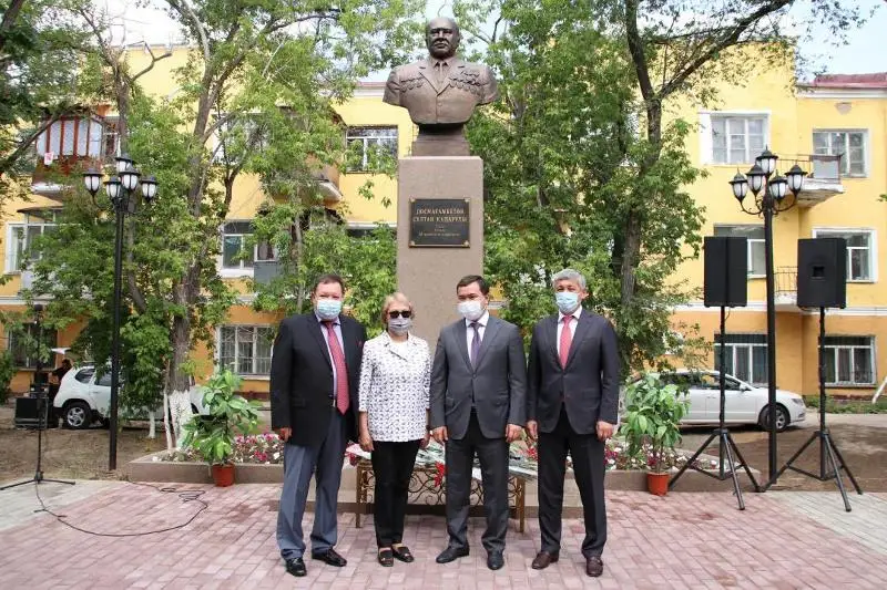 Память профессора Султана Досмагамбетова увековечили в Караганде
