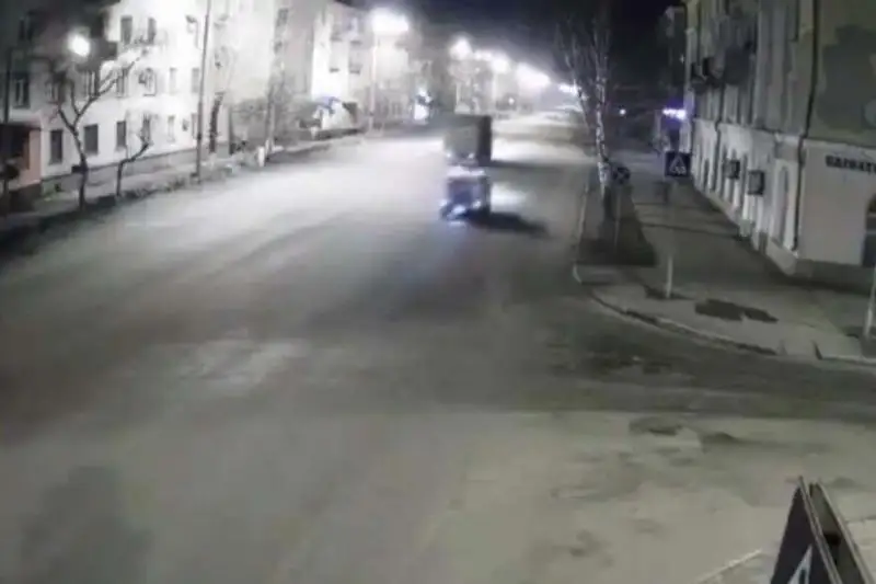 Полицейские устроили погоню за пьяным водителем КамАЗа в Усть-Каменогорске