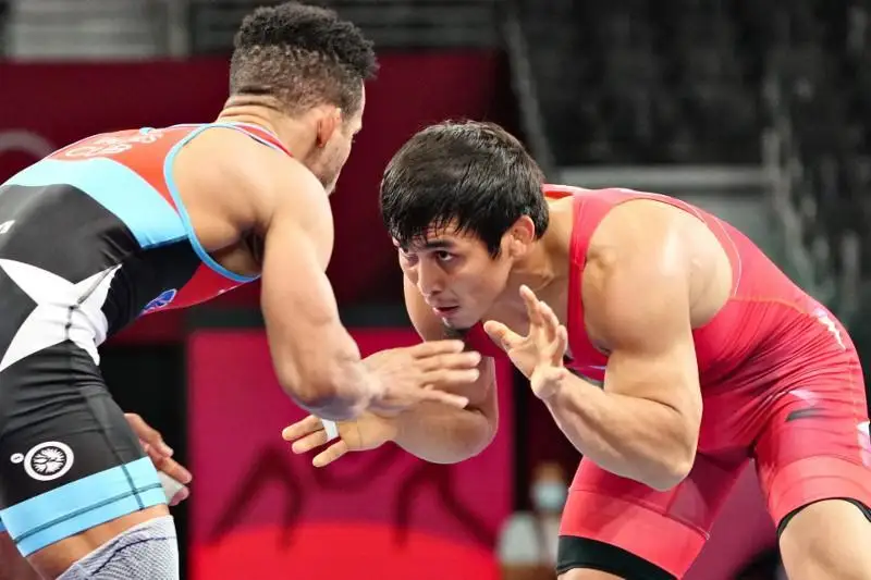 Борец-вольник Даулет Ниязбеков стартовал с победы на Олимпиаде