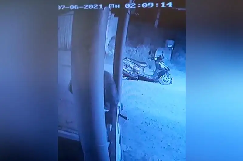 Украденный скутер «подарил» сыну житель Рудного