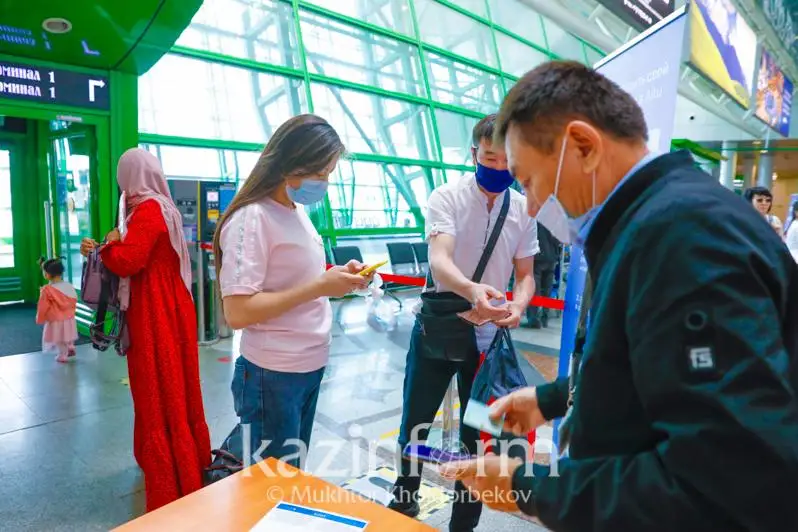 Сколько пассажиров с «красным» и «желтым» статусами выявлено  в столичном аэропорту