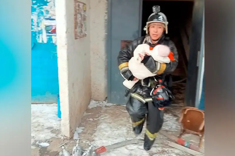Пожар произошел в многоэтажке в Актобе: найдено тело мужчины