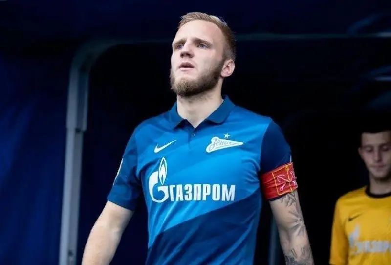 «Atyraý» fýtbol klýbynyń quramyna reseılik oıynshy qosyldy